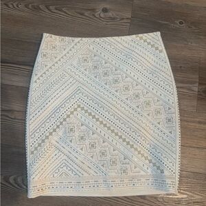 White House Black Market White and Gold Pencil Skirt